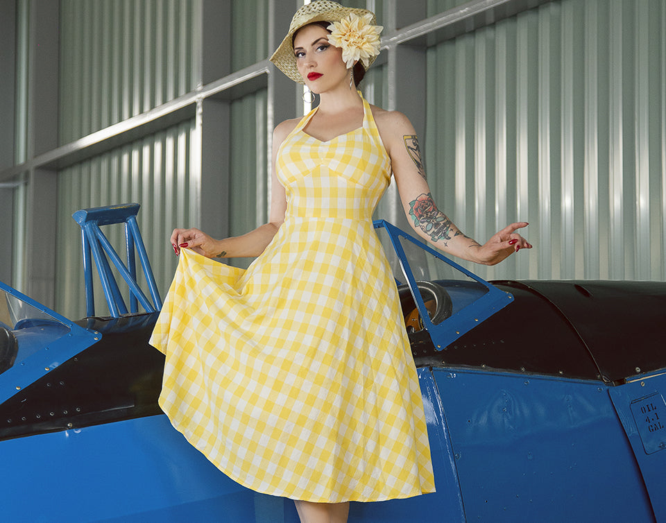 What Dress Are Popular 1950s Style Dresses?
