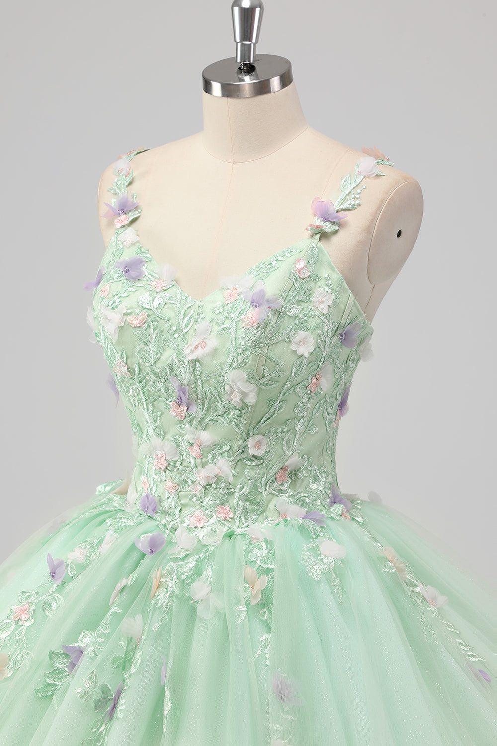 Princess Green Ball Gown Spaghetti Straps Tulle Quinceanera Dress with 3D Flower Appliques