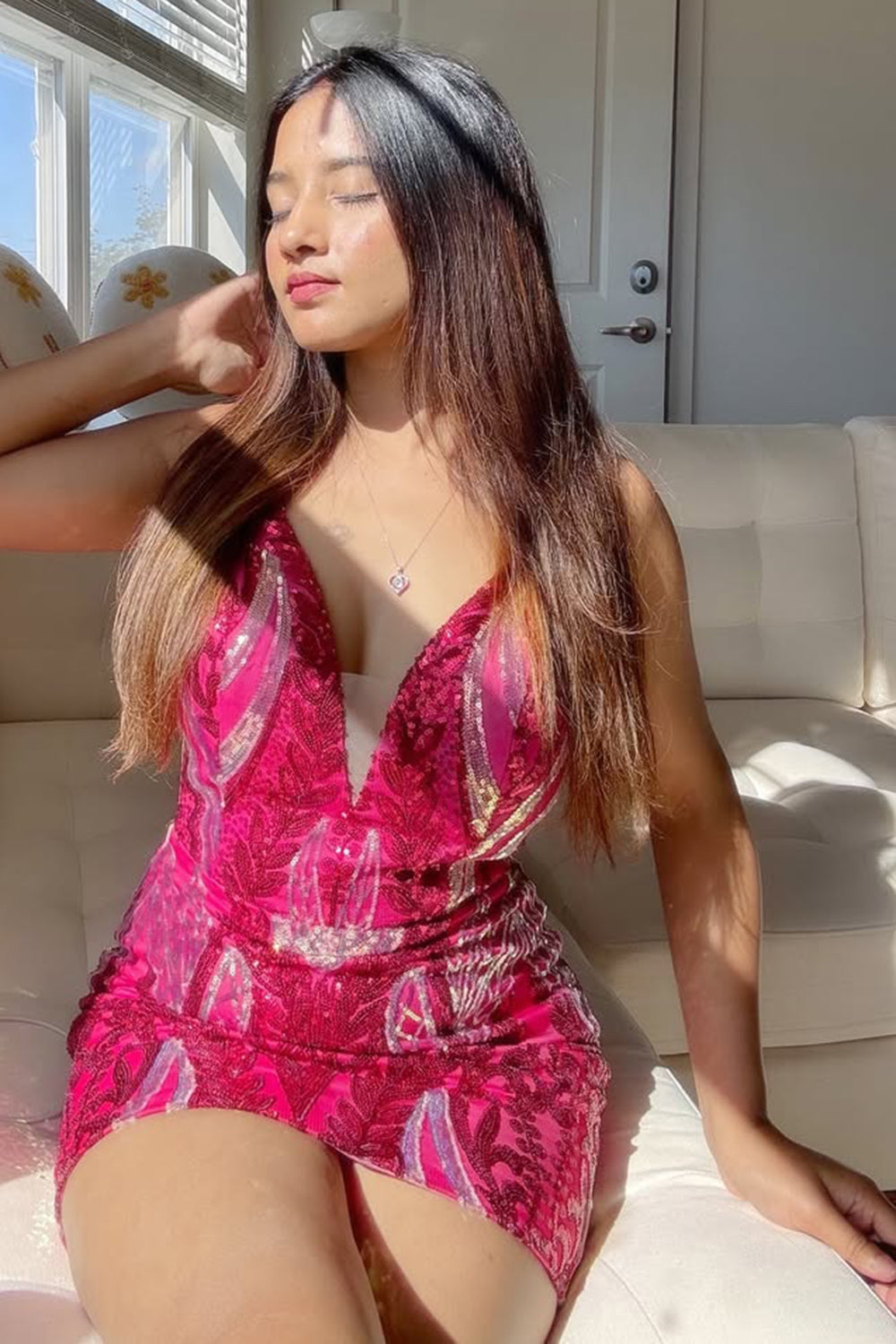 Glitter Fuchsia V Neck Tight Backless Short Homecoming Dress with Sequins