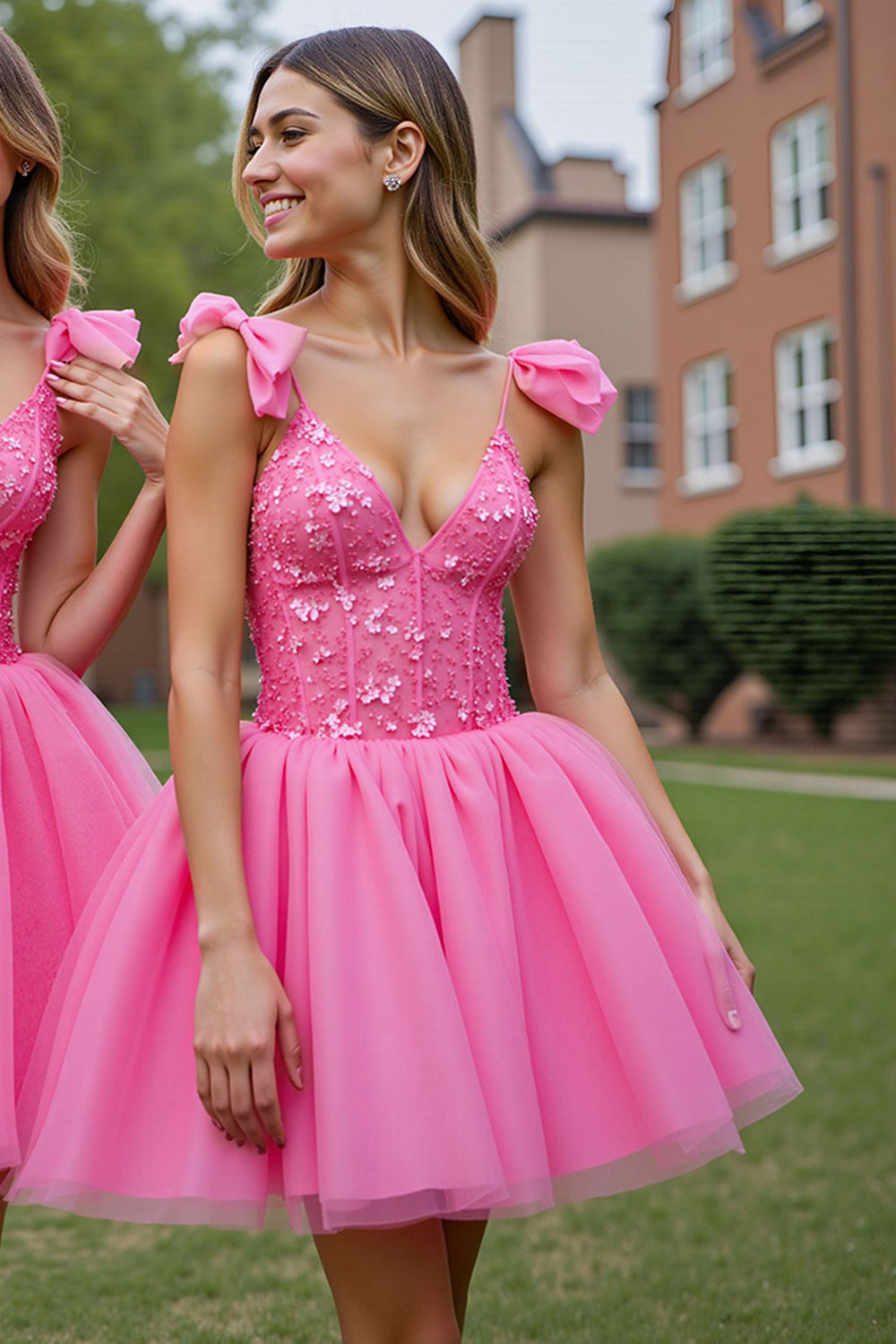 Deep V-Neck Corset Lilac Tulle Short Homecoming Dress with Appliques