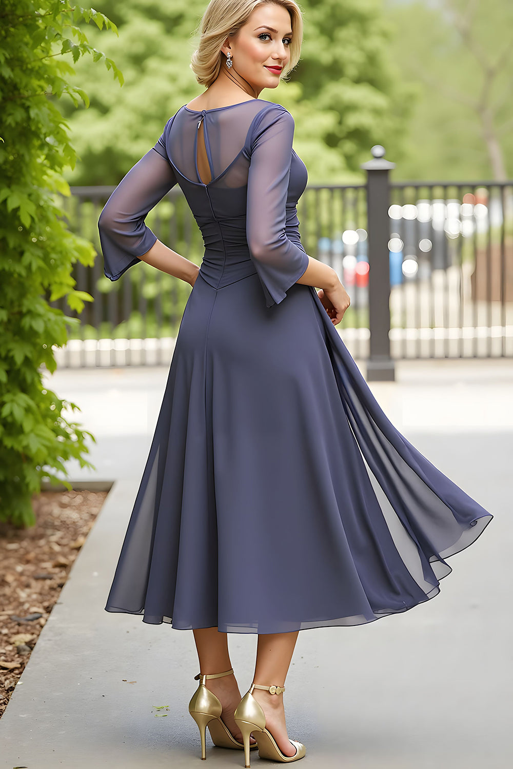 Elegant Grey A Line Chiffon Boat Neck Midi Mother of the Bride Dress