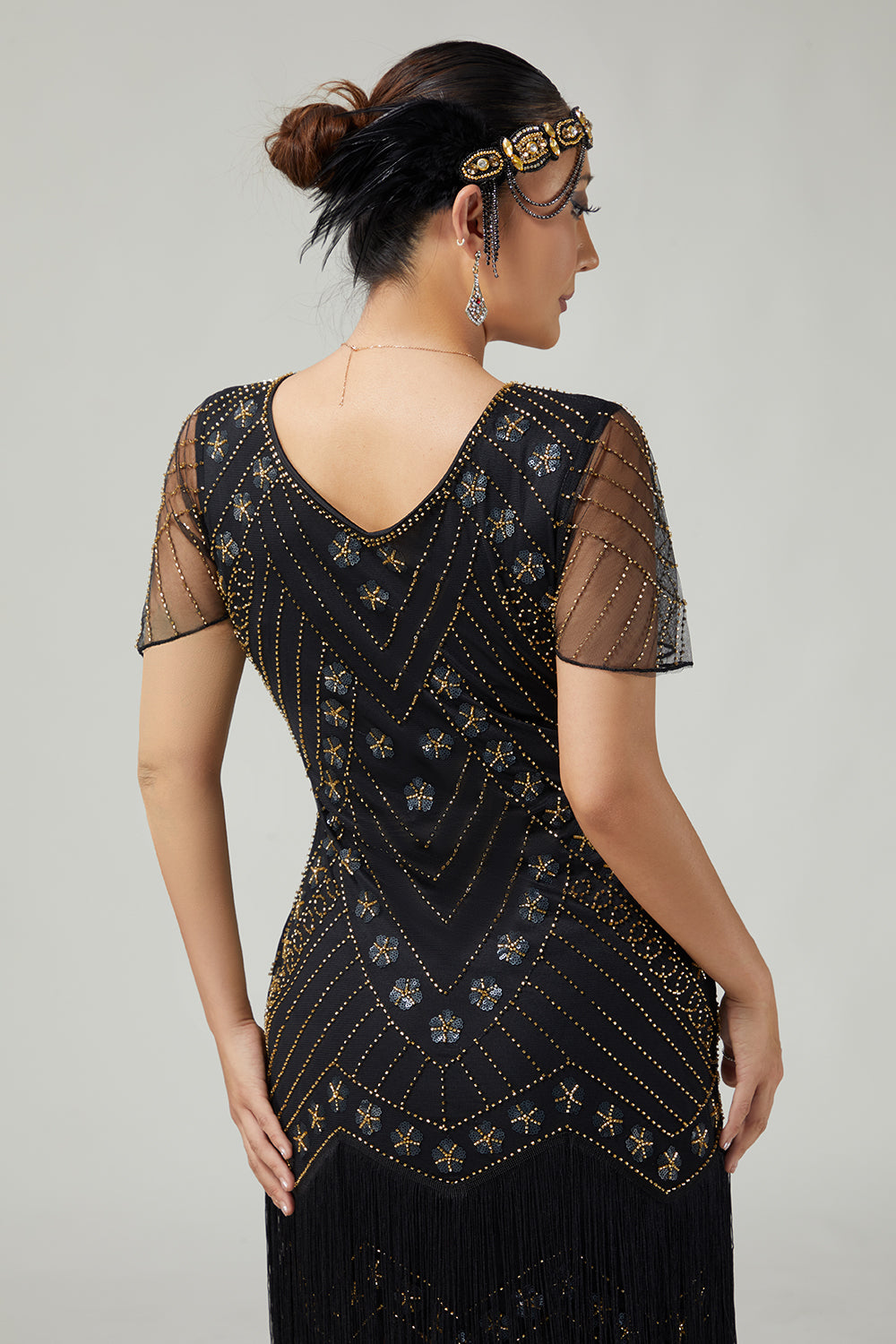 Black Golden V-Neck Bodycon Fringed 1920s Dress With 5-Piece Accessories Set
