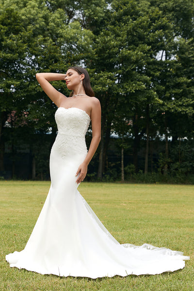 Zapaka Women Ivory Mermaid Sweetheart Wedding Dress with Lace Detachale Long Sleeves Bridal Dress, Ivory / US14