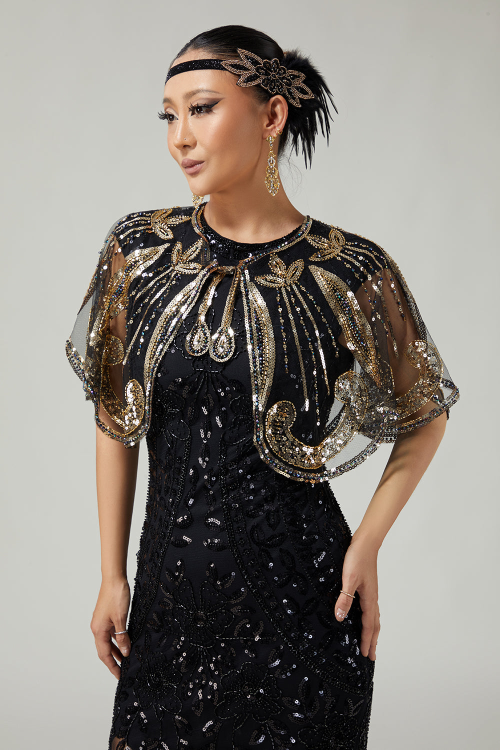 Zapaka Sparkly Black Golden 1920s Women Cape with Sequins ZAPAKA Zapaka Sparkly Black Golden 1920s Women Cape with Sequins ZAPAKA