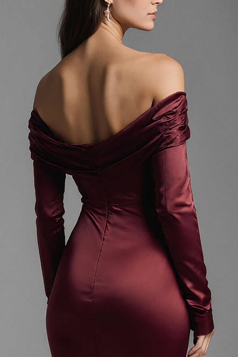 Zapaka Women Burgundy Sheath Satin Long Formal Dress with Slit Off the
