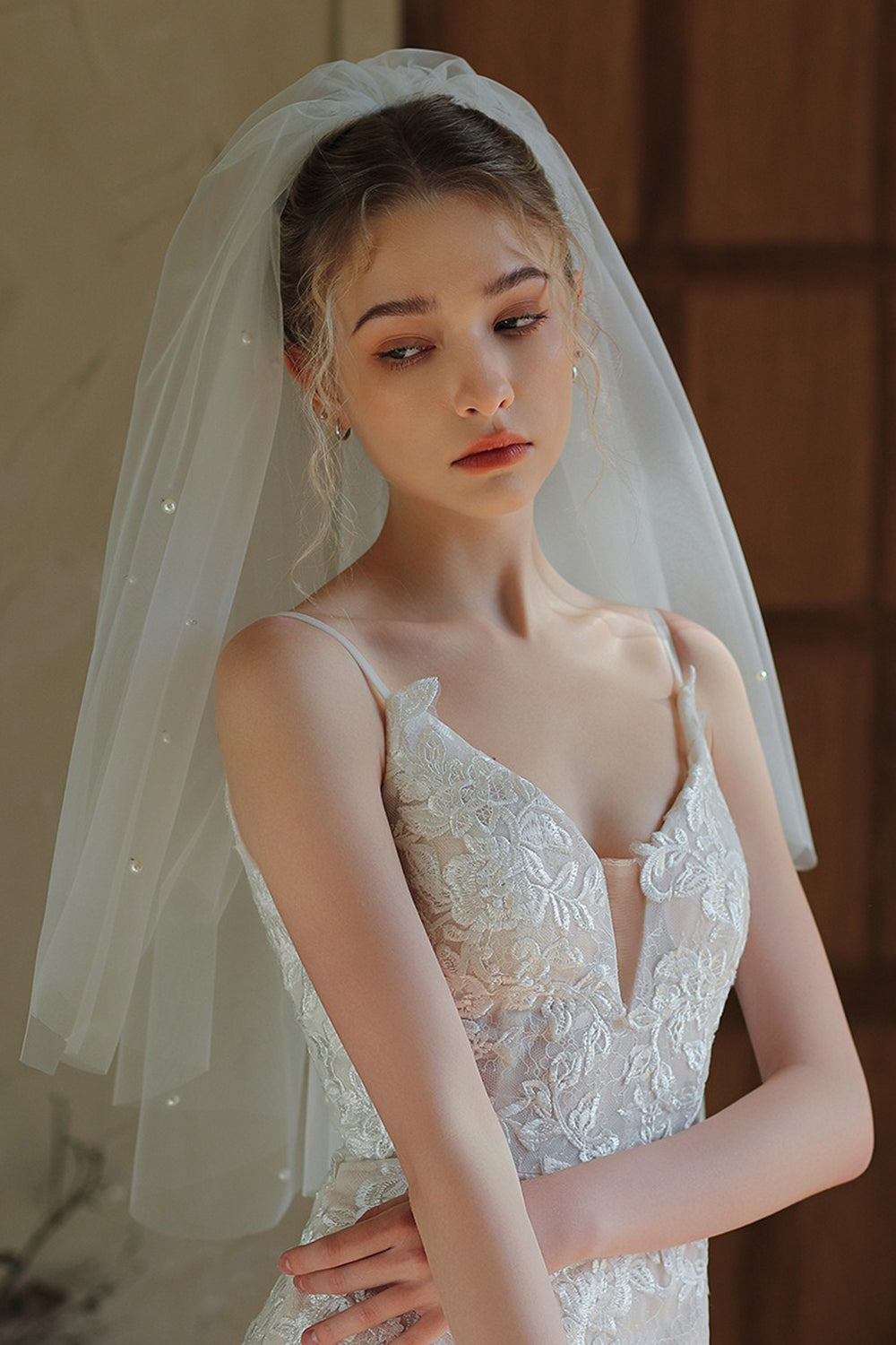Zapaka Women Ivory Tulle Short Wedding Veil with Pearls