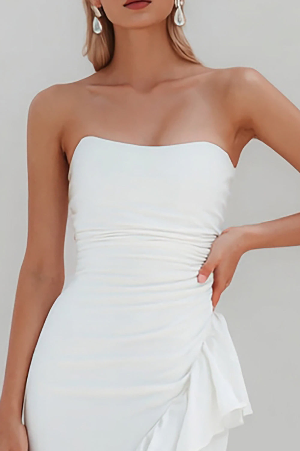 Zapaka Women White Bodycon Midi Bachelorette Dress with Slit Strapless Ruffled Bridal Shower Dress, White / US26W Zapaka Women White Bodycon Midi Bachelorette Dress with Slit Strapless Ruffled Bridal Shower Dress, White / US26W