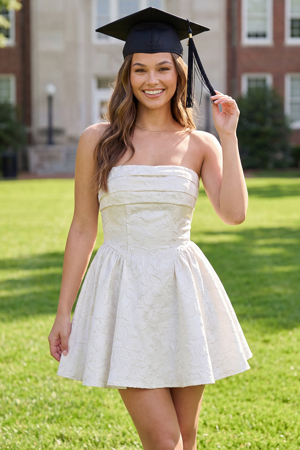 Zapaka Women Floral Graduation Dress A Line Strapless Mini White Dress