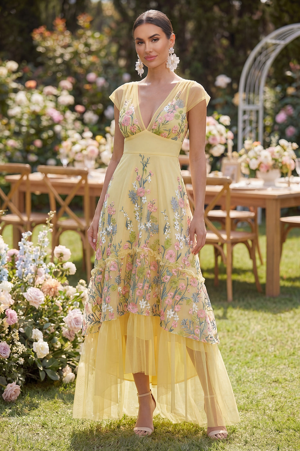 Zapaka Women Yellow Floral Dress with Cap Sleeves Tulle A-Line V-Neck