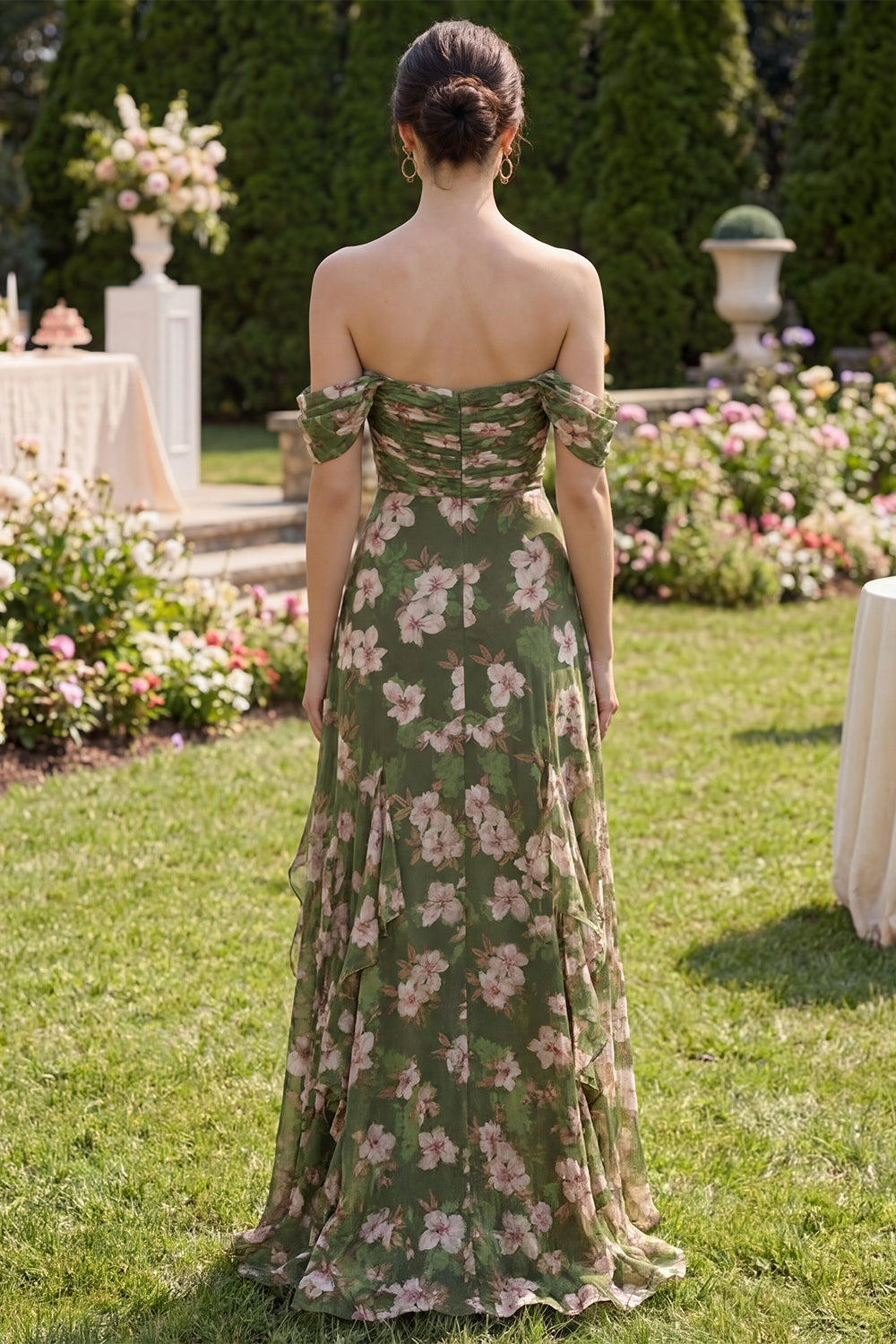 Zapaka Women Dark Green Maxi Floral Dress with Ruffles Off the Shoulder Ruched A Line Wedding Guest Dress with Slit, Dark Green / US22W