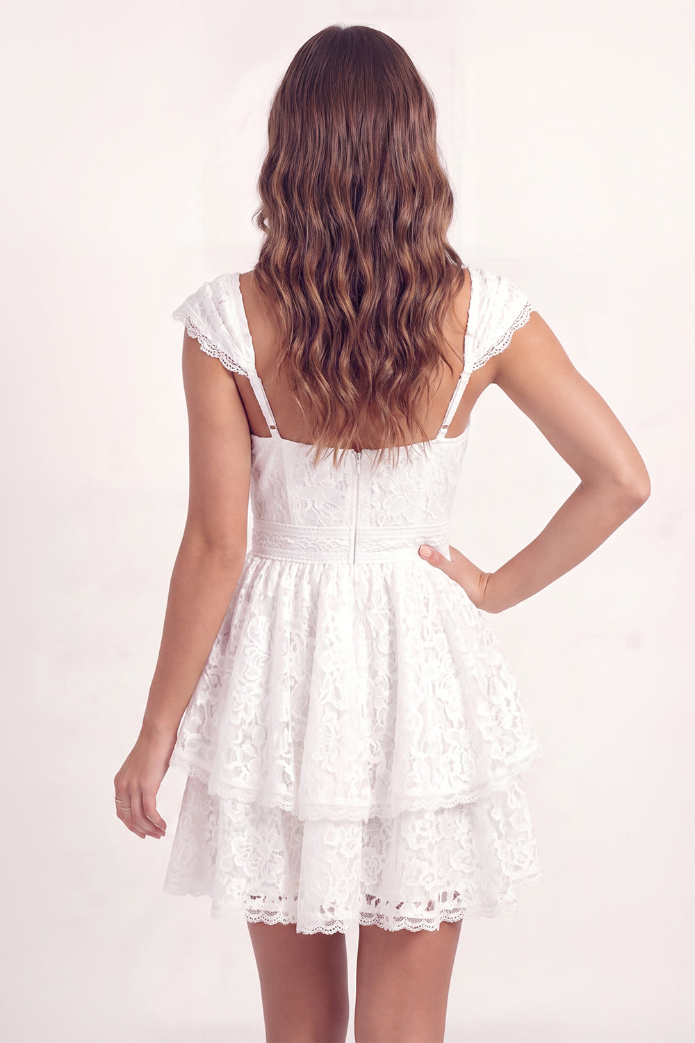 Zapaka Women White Mini Graduation Dress with Cap Sleeves V-Neck A-Line