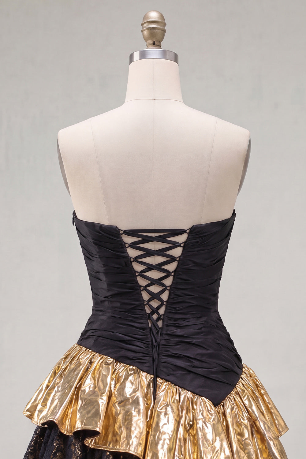 ZAPAKA Women Black Golden Homecoming Dress with Lace Up Back A-Line Tiered Strapless Ruffles Short Cocktail Dress, Black Golden / US24W