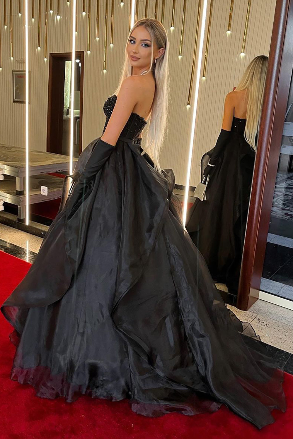Zapaka Women's Black Strapless Beading Ball Gown Formal Evening Prom Dress  – ZAPAKA